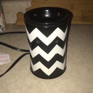 Black & White Chevron Scentsy Warmer